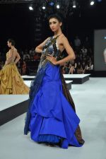 Model walk the ramp for Shantanu & Nikhil Show at Blender_s Pride Fashion Tour Day 2 on 4th Nov 2012 (61).JPG